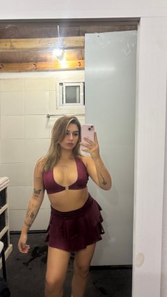 Full gallery of Daisy