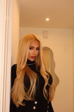 Full gallery of Helena