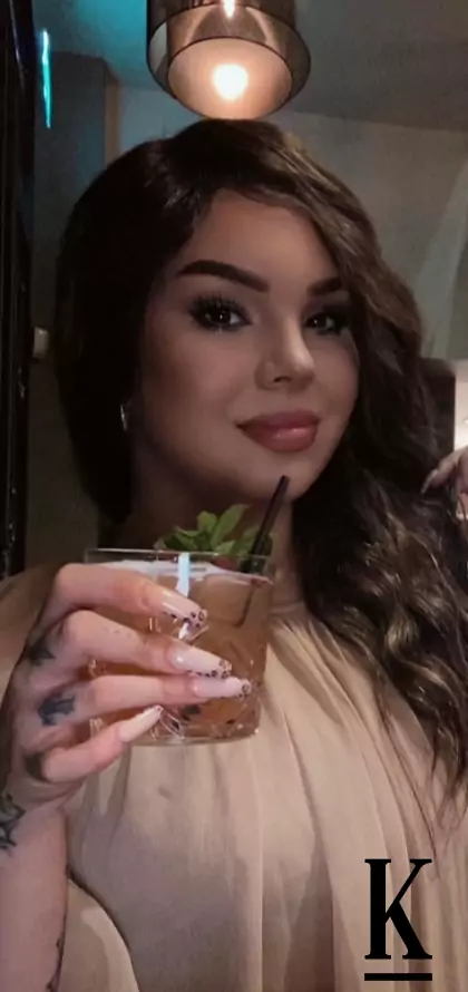 stories-slider-content