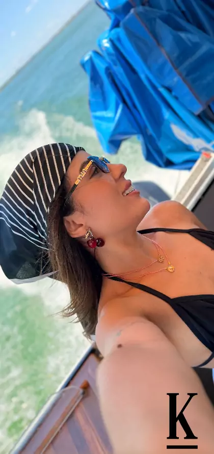 stories-slider-content