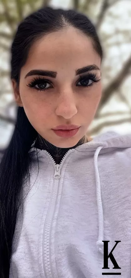 stories-slider-content