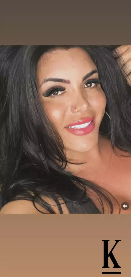 stories-slider-content