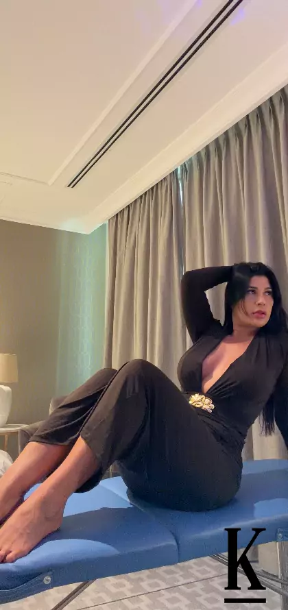 stories-slider-content