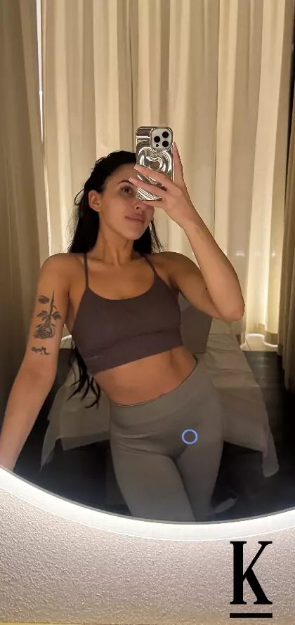 stories-slider-content