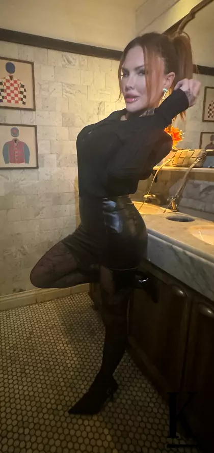 stories-slider-content