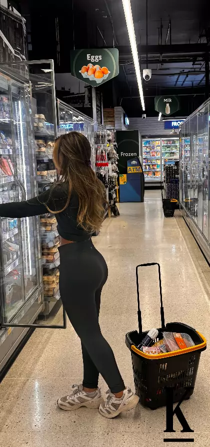 stories-slider-content