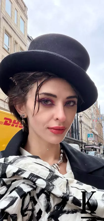 stories-slider-content