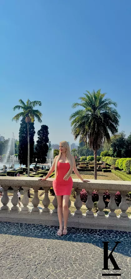 stories-slider-content