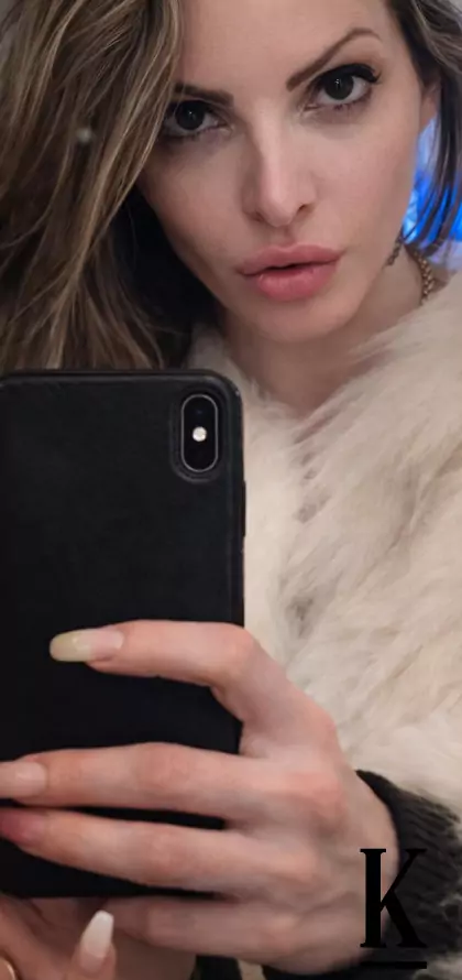 stories-slider-content