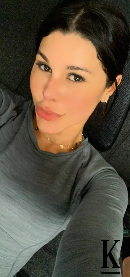 stories-slider-content