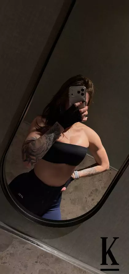 stories-slider-content