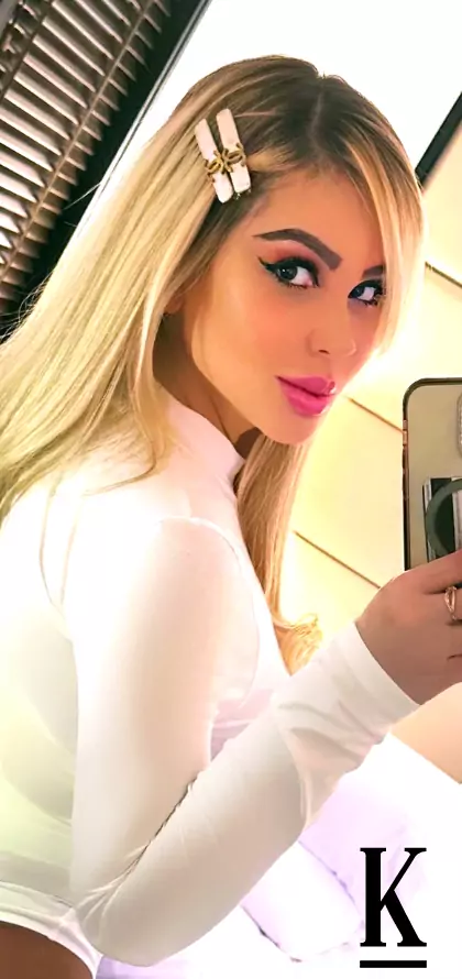 stories-slider-content