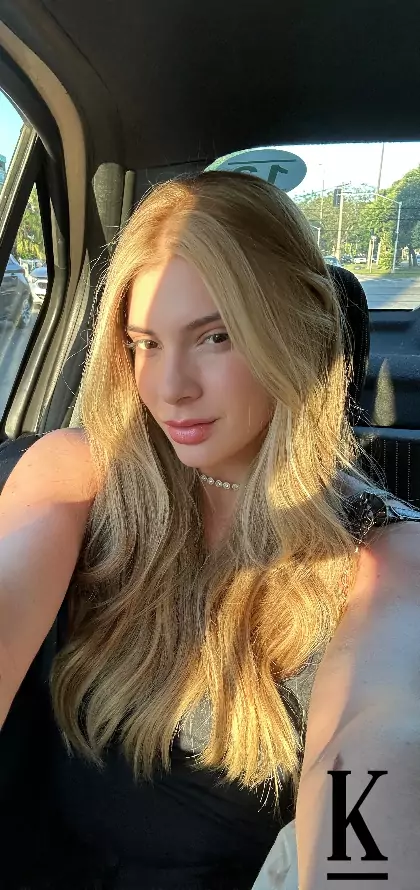 stories-slider-content