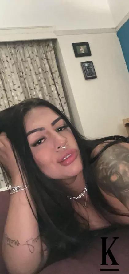 stories-slider-content