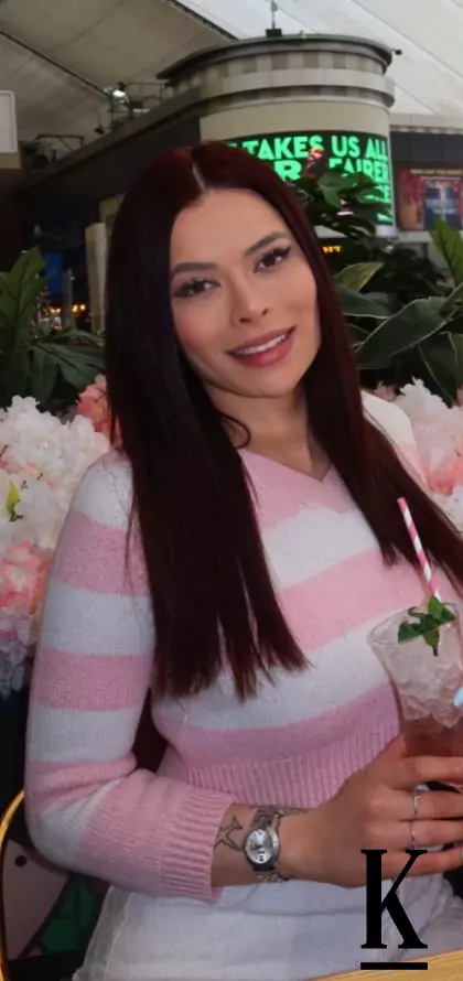 stories-slider-content