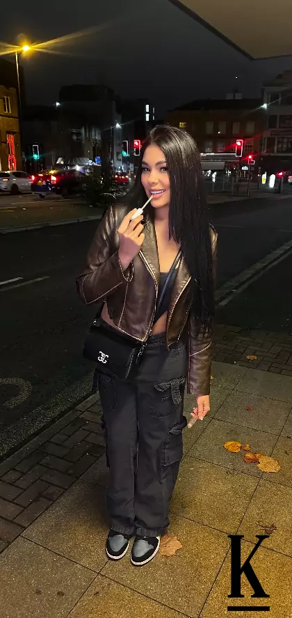 stories-slider-content