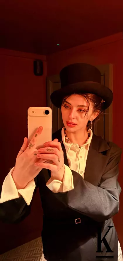 stories-slider-content