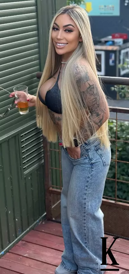 stories-slider-content