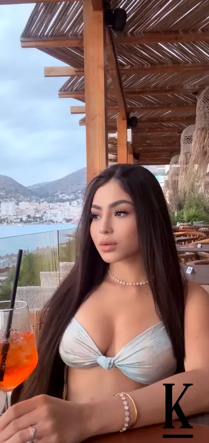 stories-slider-content