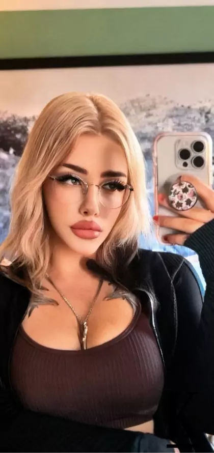 stories-slider-content