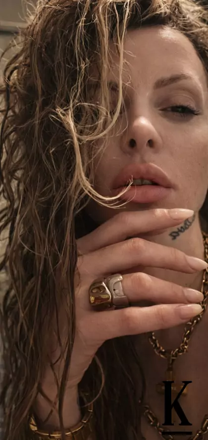 stories-slider-content