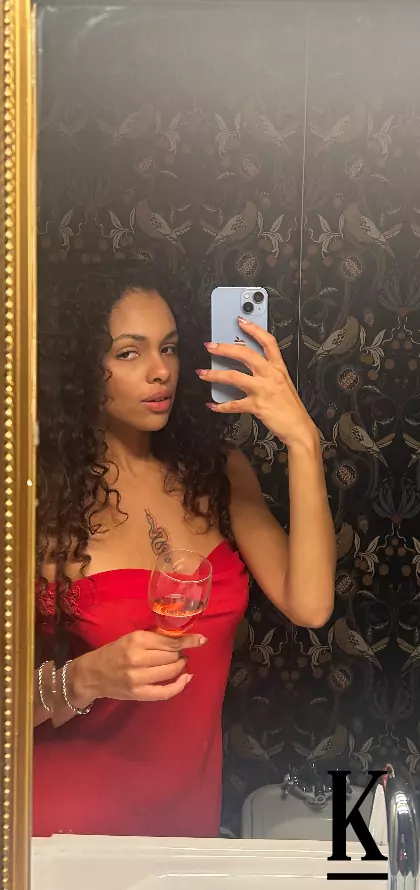 stories-slider-content