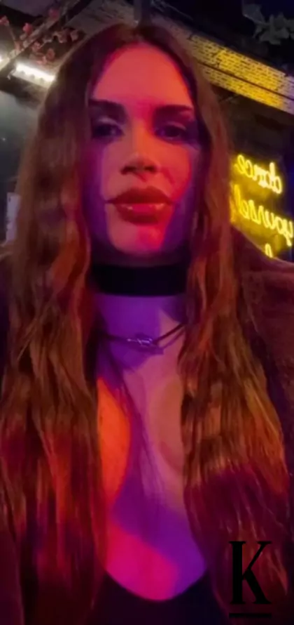 stories-slider-content