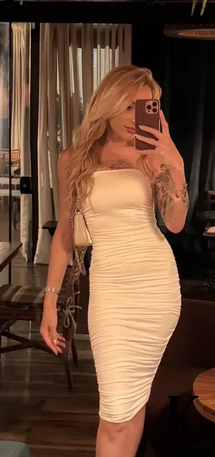 stories-slider-content