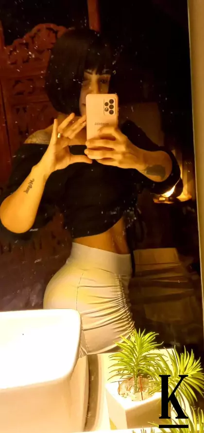 stories-slider-content