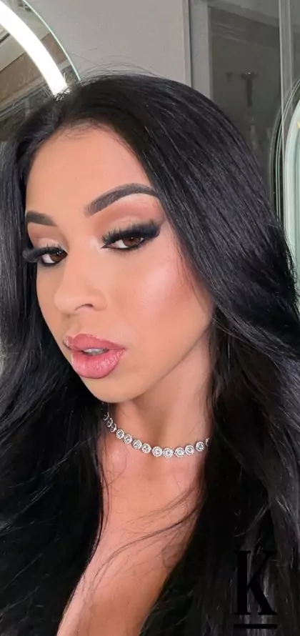 stories-slider-content