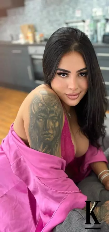 stories-slider-content