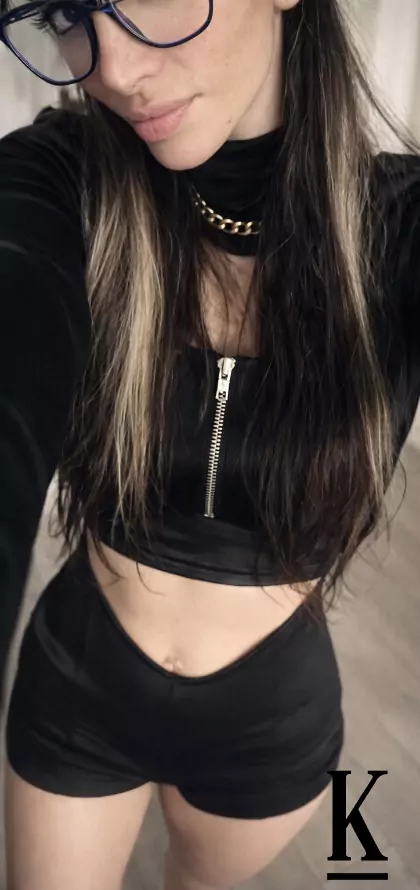 stories-slider-content