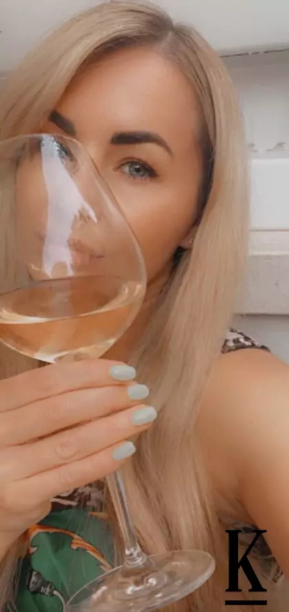 stories-slider-content