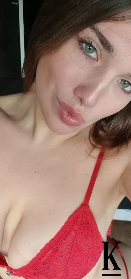 stories-slider-content