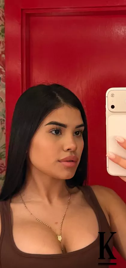 stories-slider-content