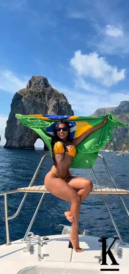 stories-slider-content