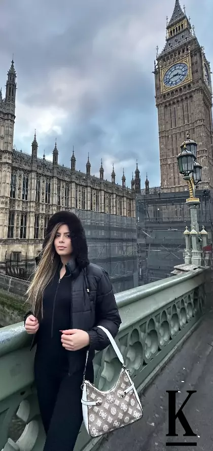 stories-slider-content