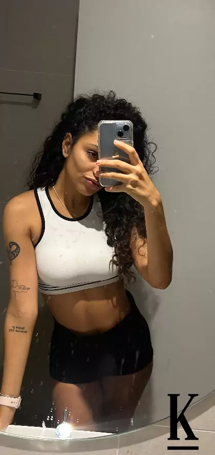 stories-slider-content