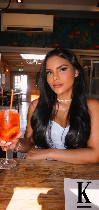 stories-slider-content