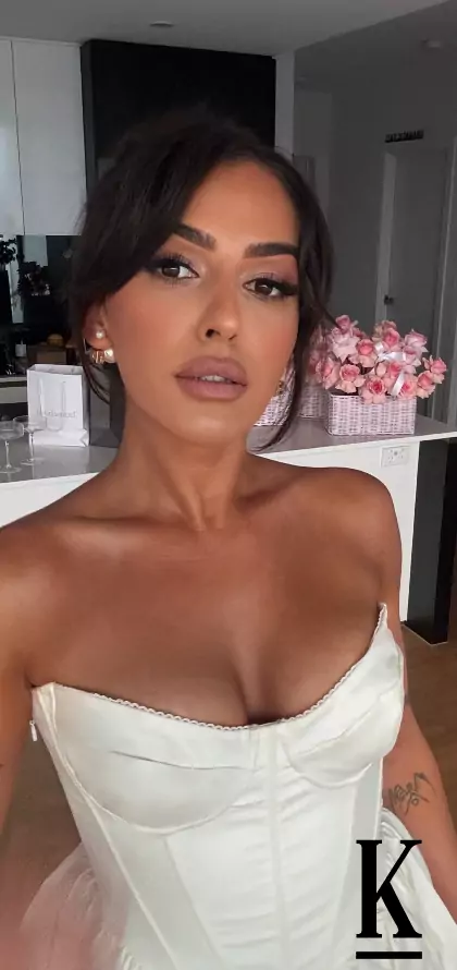 stories-slider-content