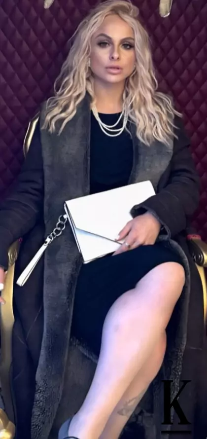 stories-slider-content