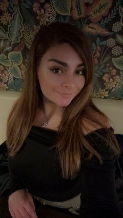 Full gallery of ENGLISH SLUT