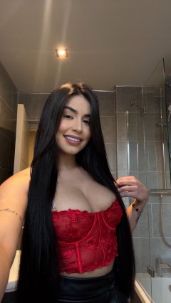 Brazilian hot Letícia